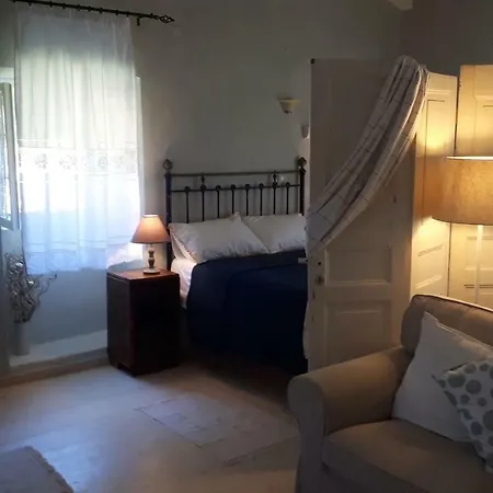 Liaskos Traditional House With Sea & Mountain View بيت للعطل