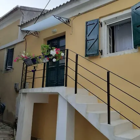 بيت للعطل Liaskos Traditional House With Sea & Mountain View *